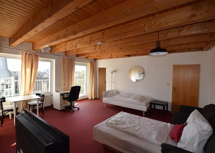 Tolstov-Hotels Big Room Apartment With Balcony