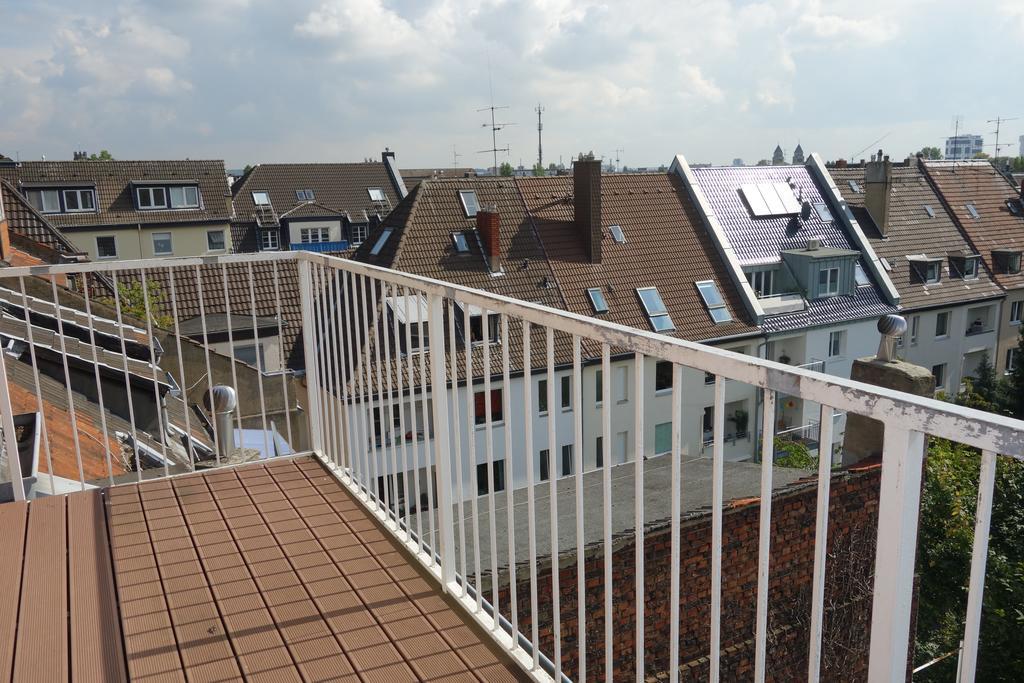 Tolstov-Hotels Big Room Apartment With Balcony *
