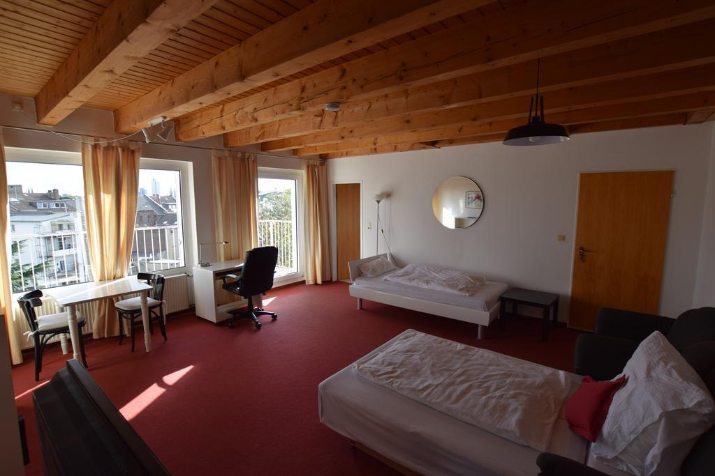 Tolstov-Hotels Big Room Apartment With Balcony Apartment